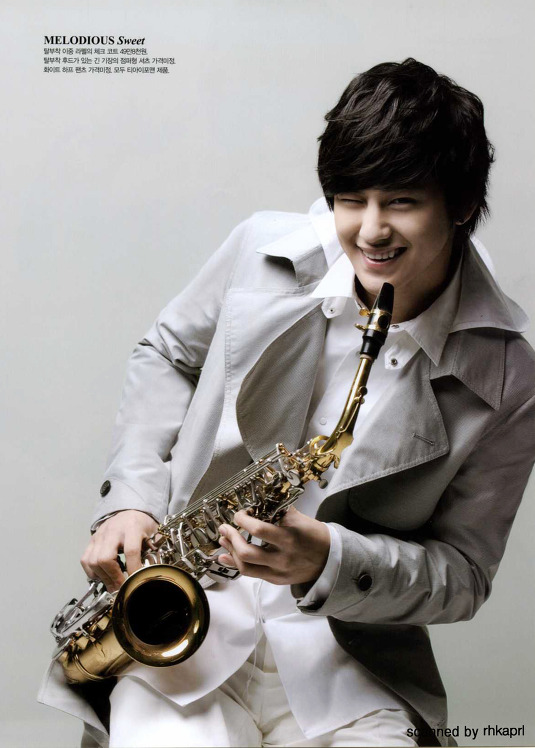 Kim Bum ~ وهـلّ يخفــى القمر ! Baby Face 1230421349AE28E2883462